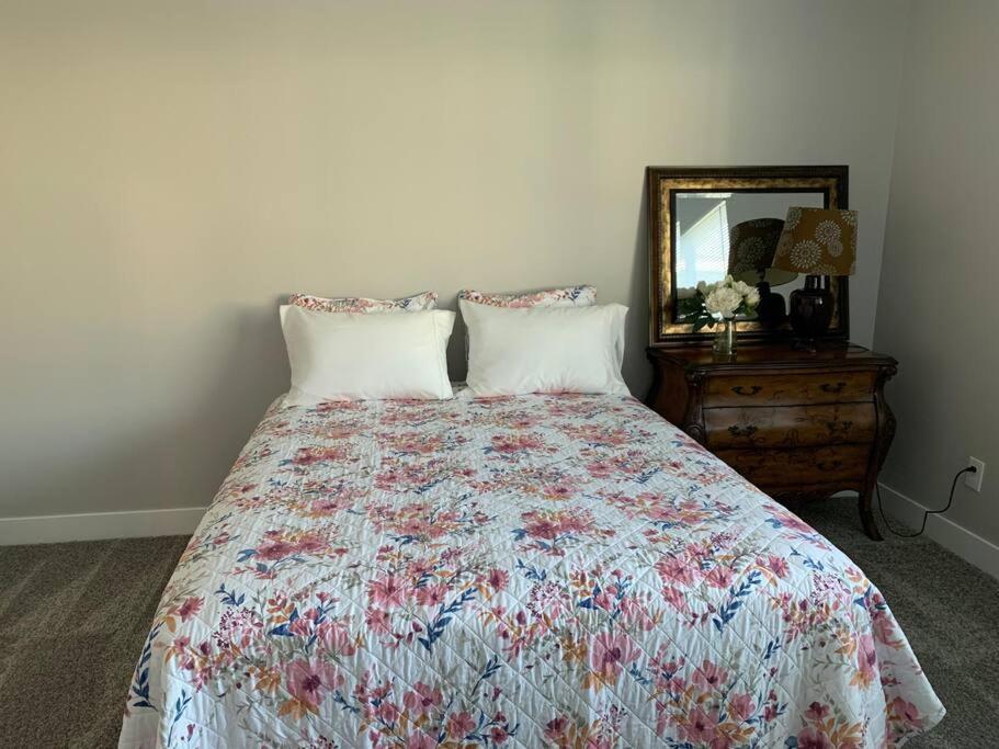 Rooms With A Mountain View Pleasant Grove Exterior foto